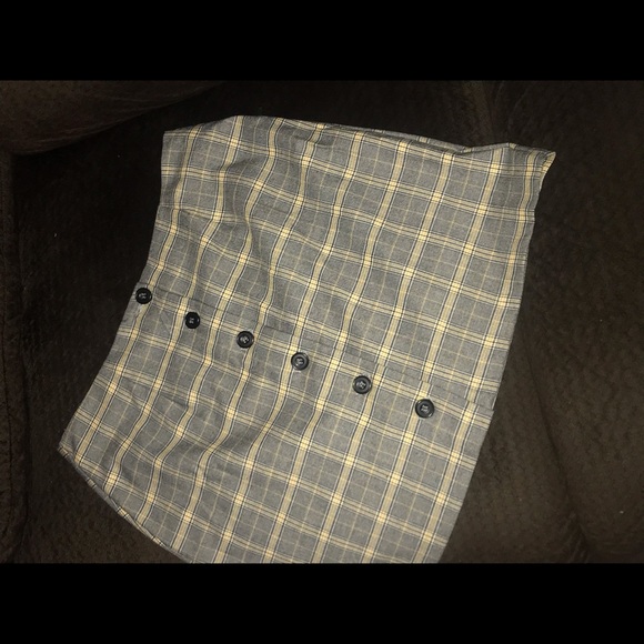 Plaid Skirt Forever 21–Worn Once! - Picture 6 of 9